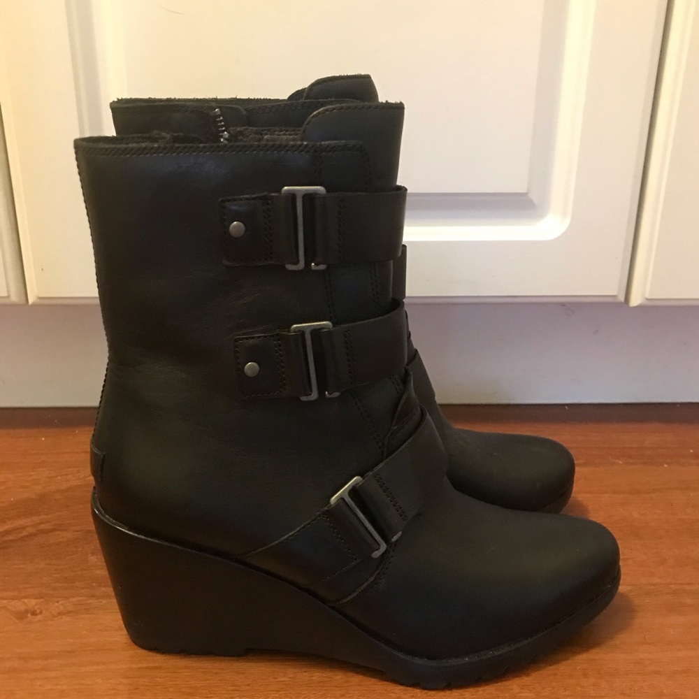Worn once Sorel winter boots size 12!